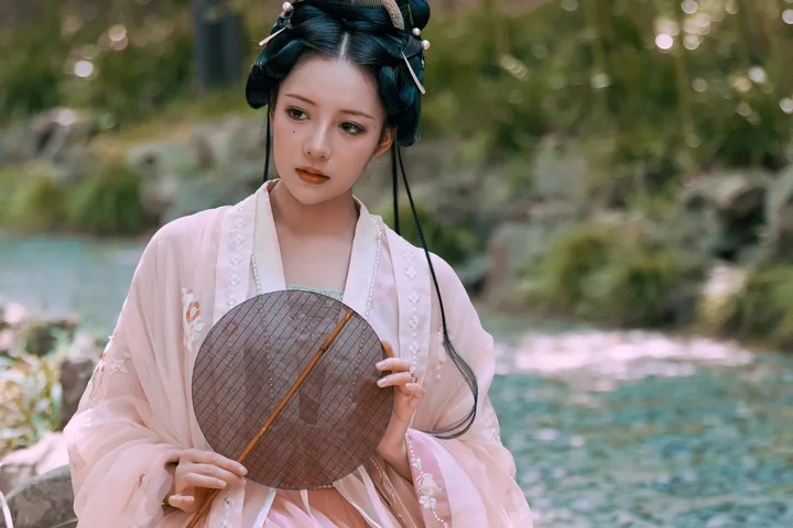 投屏协议卡片配图：连接节点图形